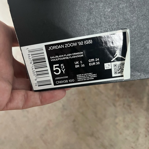 COPY - Boys Jordan shoes - Picture 4 of 5